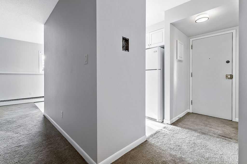 Picture for 5, 366 94 Avenue SE