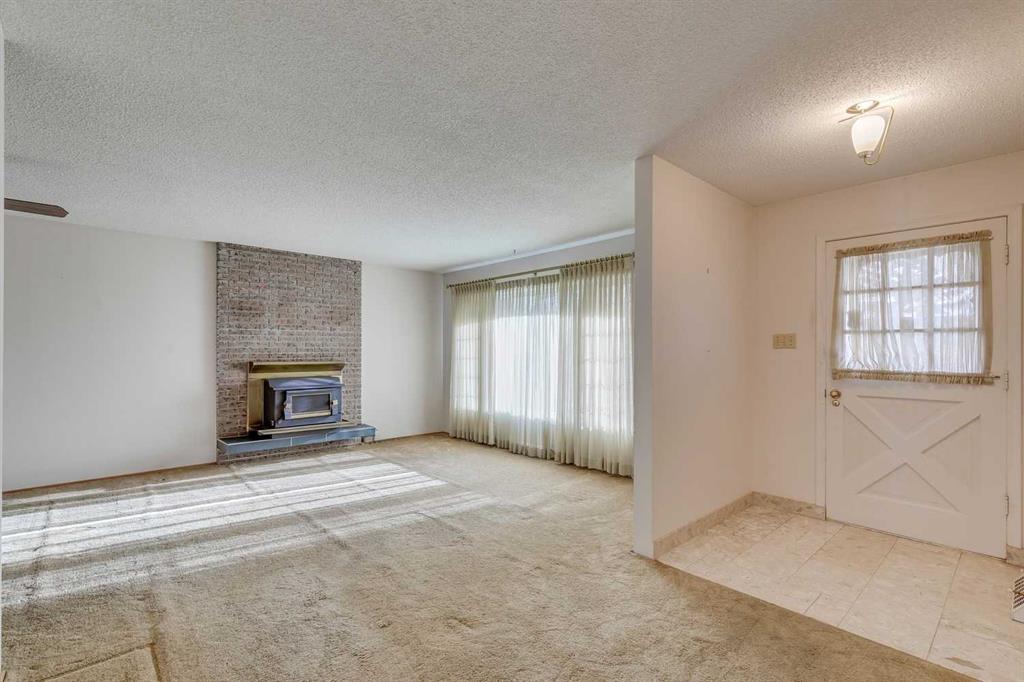 Picture for 916 Mapledale Place SE