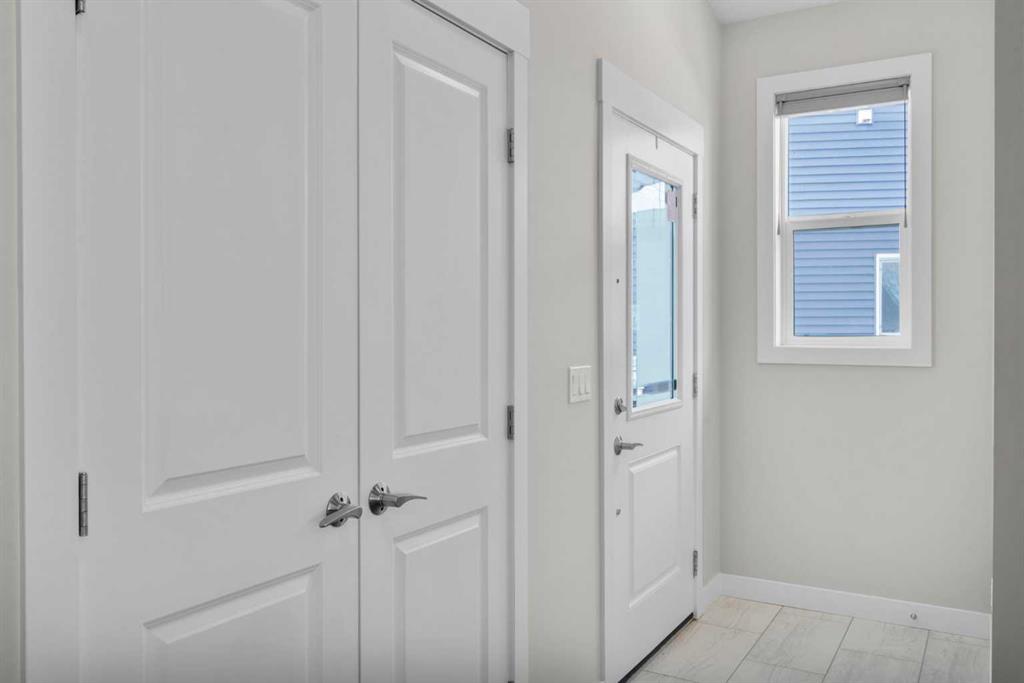 Picture for 136 Drake Landing Gardens 