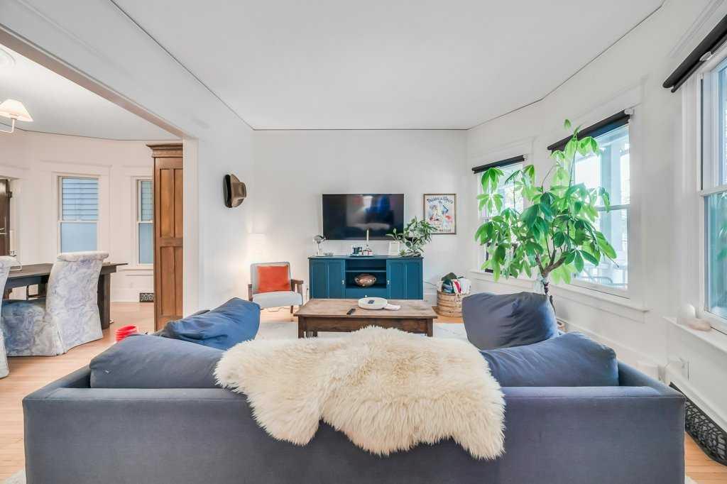 Picture for 2123 16 Street SW