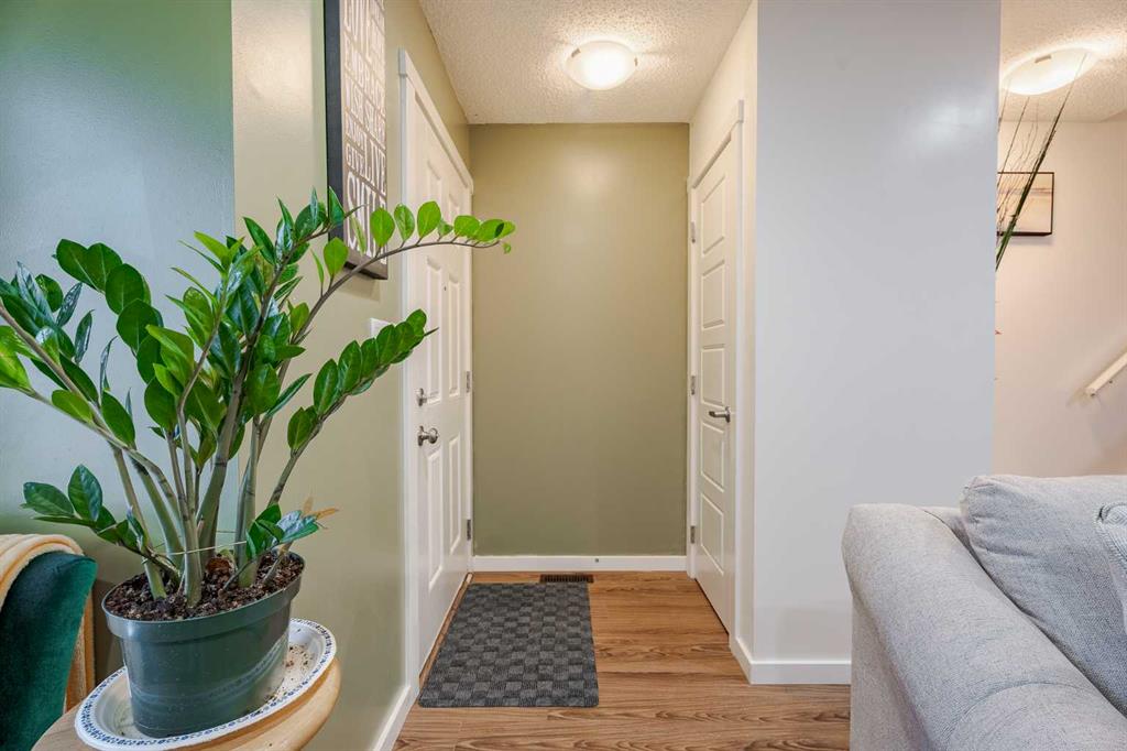 Picture for 202, 2400 Ravenswood View SE