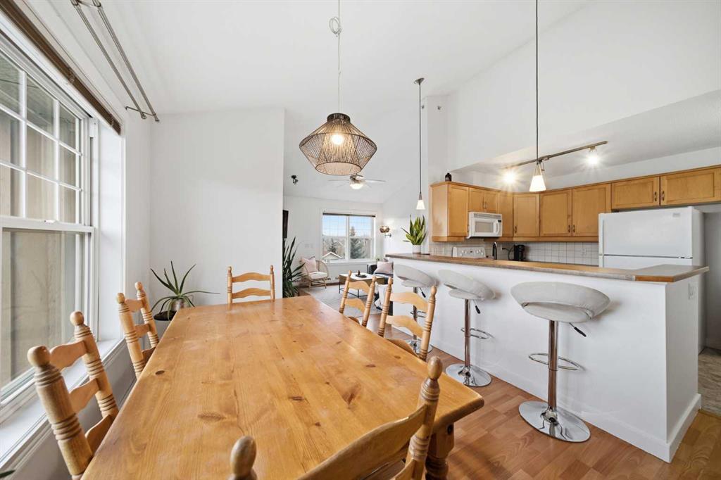 Picture for 401, 1408 17 Street SE