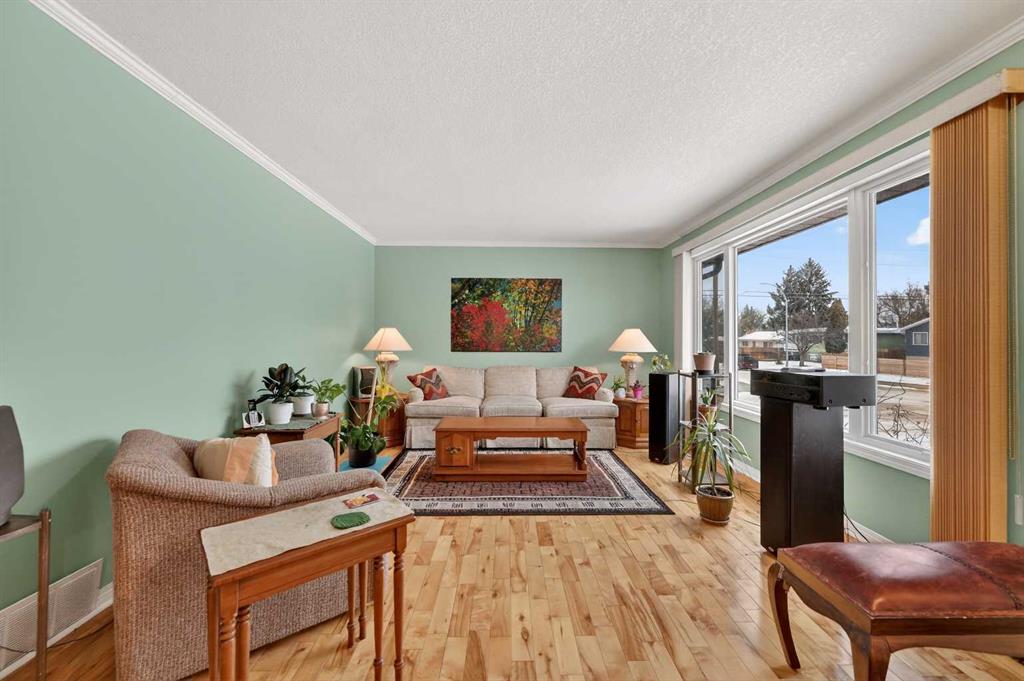 Picture for 8527 Bowglen Road NW