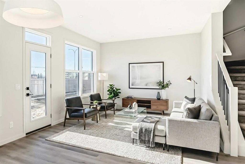 Picture for 107 Mercado Crescent SE