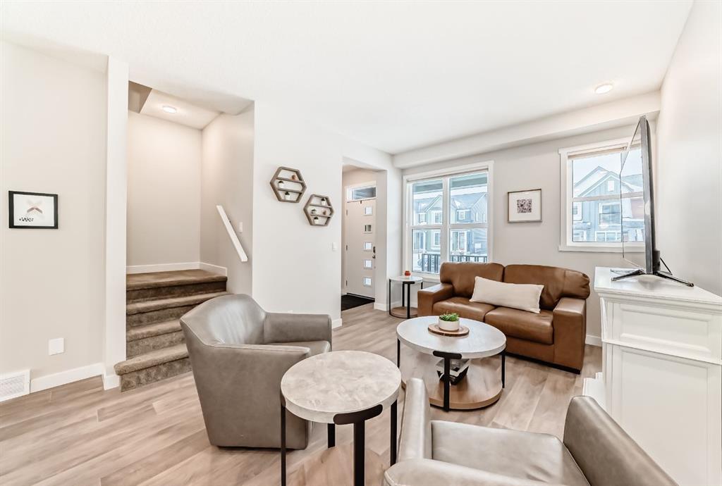 Picture for 36 Carringvue Way NW