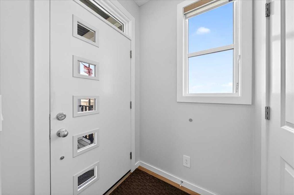 Picture for 543 Livingston Way NE