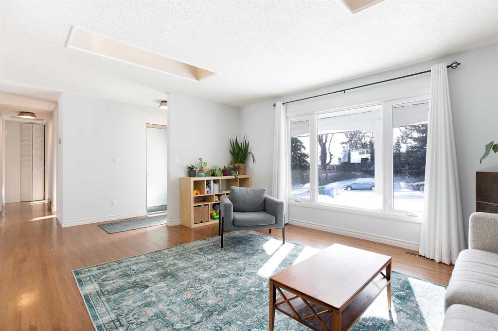 Picture for 1012 Hunterston Hill NW