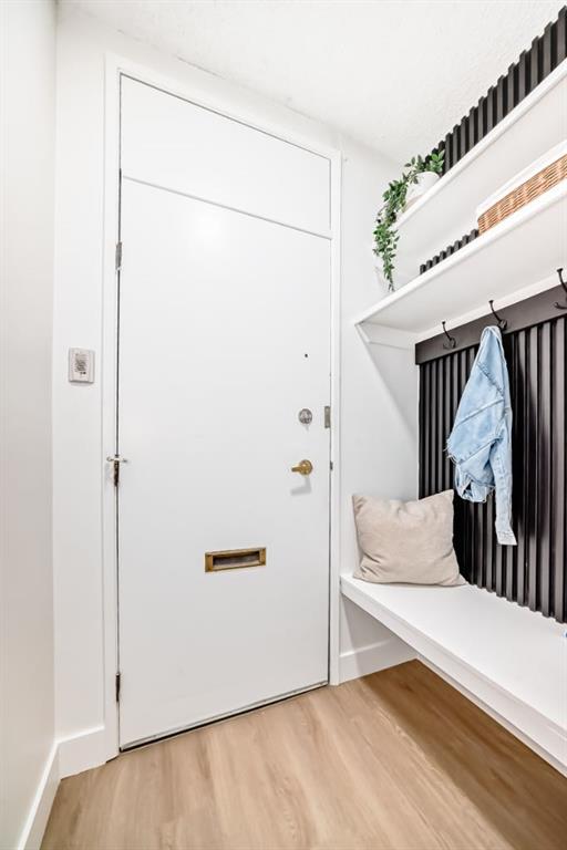 Picture for 106, 1328 13 Avenue SW