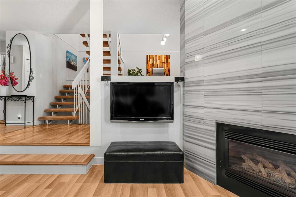 Picture for 13, 10457 19 Street SW