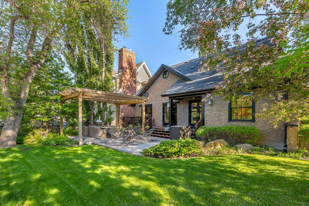 Picture for 239 37 Avenue SW