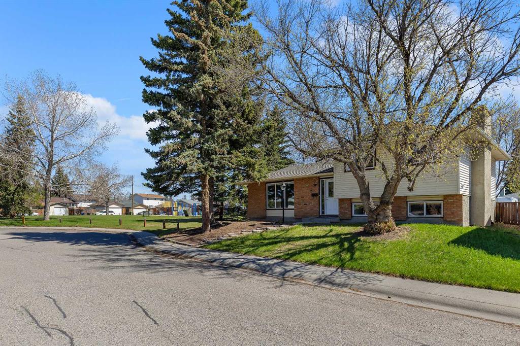 Picture for 221 Madeira Crescent NE
