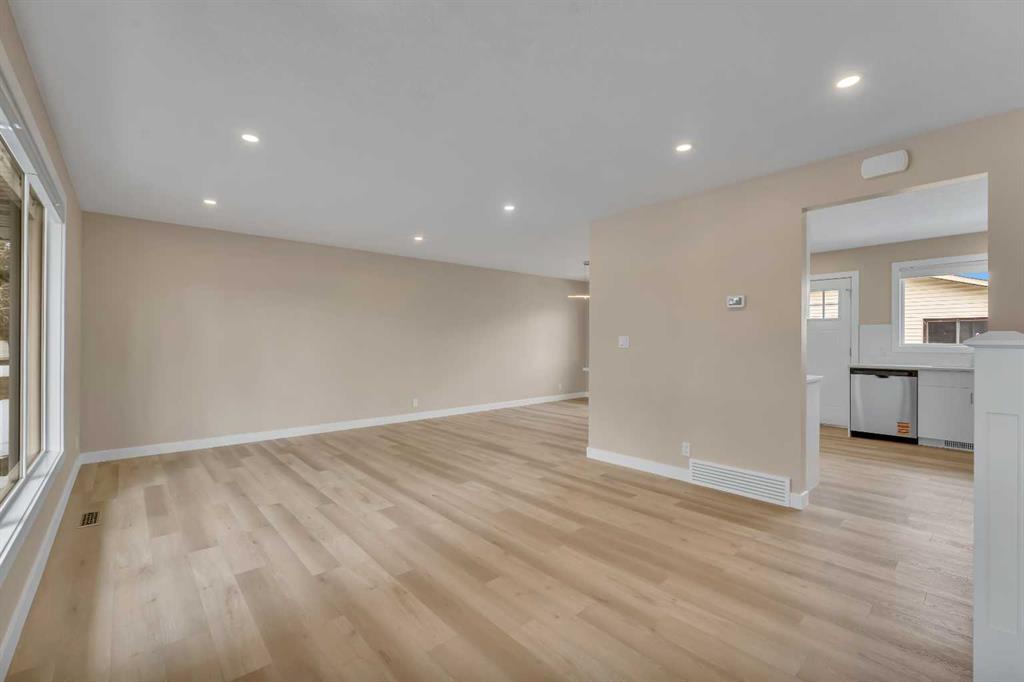 Picture for 221 Madeira Crescent NE