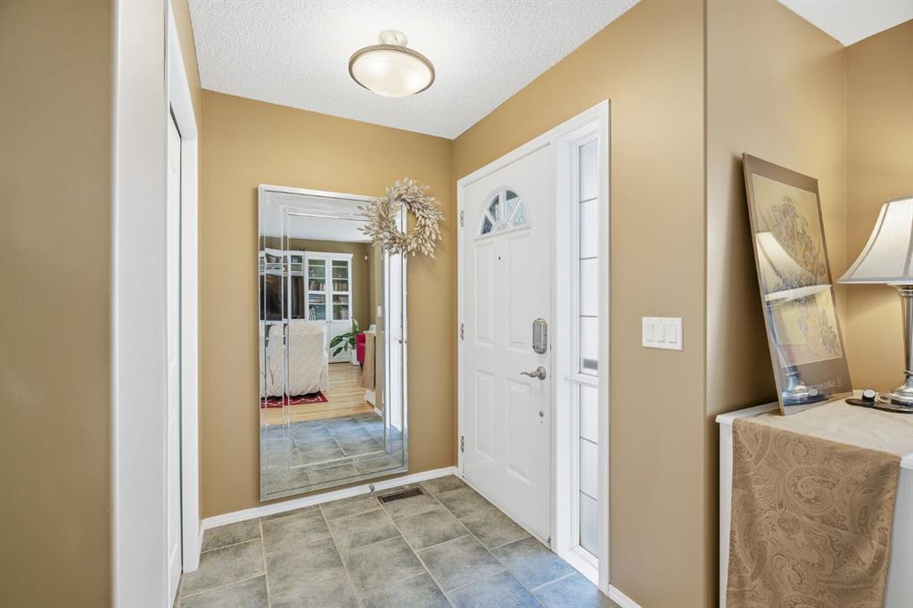 Picture for 157 Cranberry Square SE
