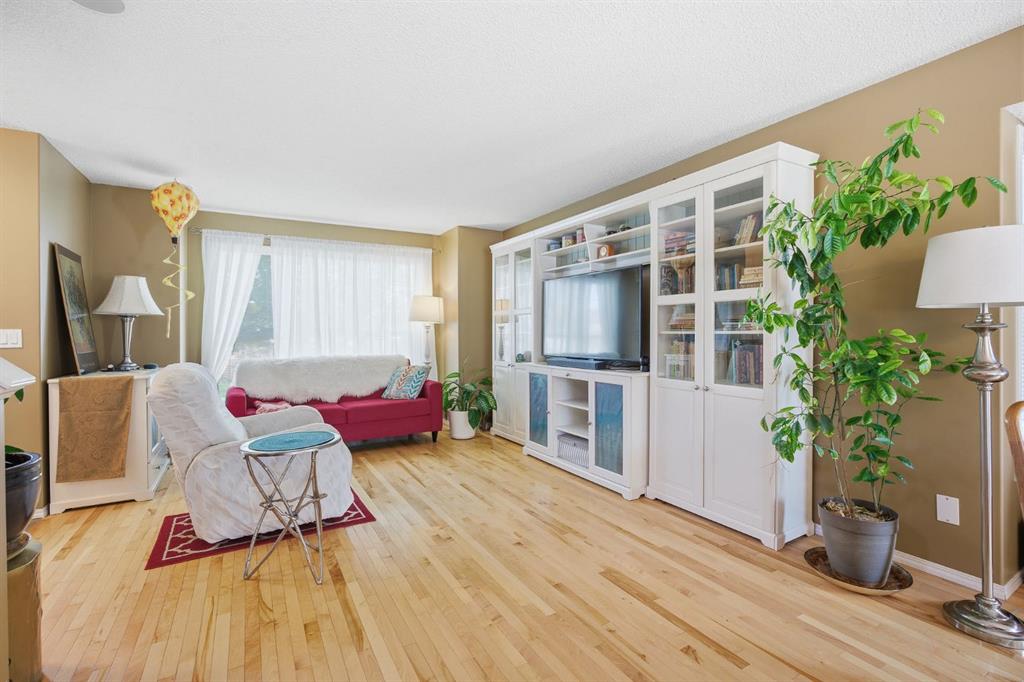 Picture for 157 Cranberry Square SE