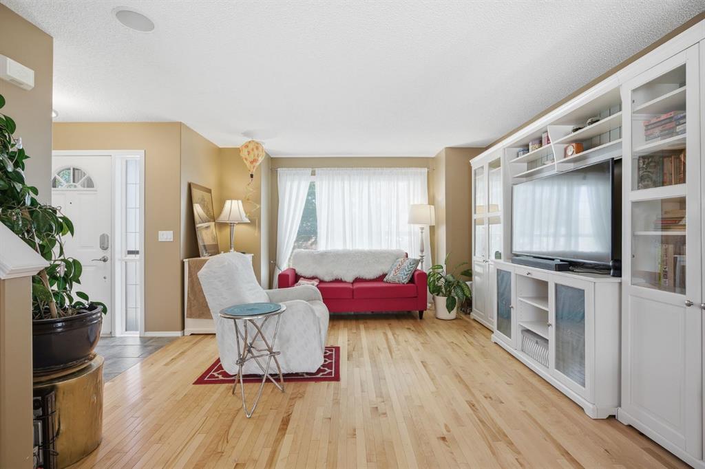 Picture for 157 Cranberry Square SE