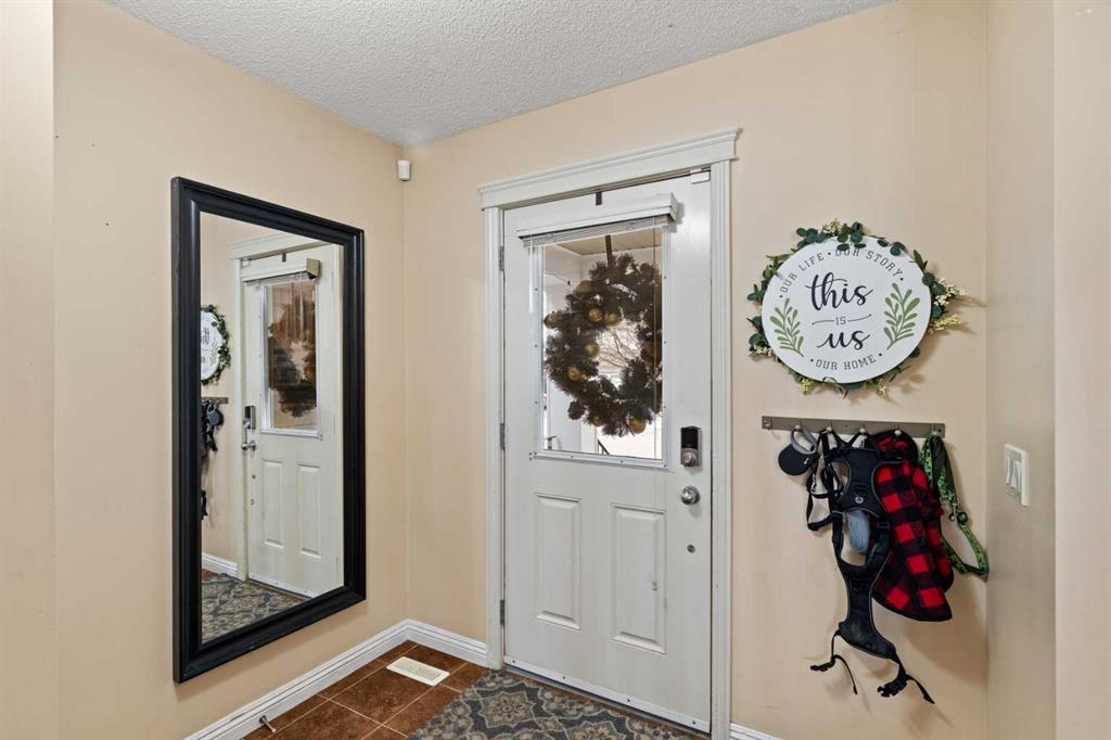 Picture for 137 Copperleaf Bay SE