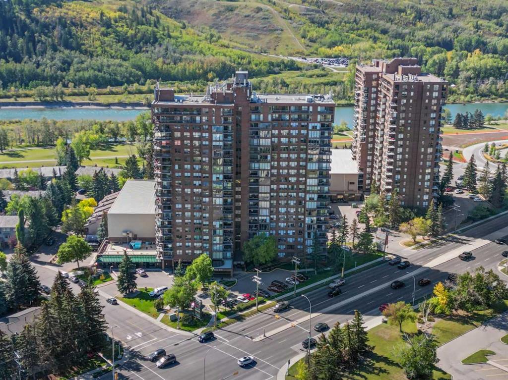 Picture for 902, 145 Point Drive NW