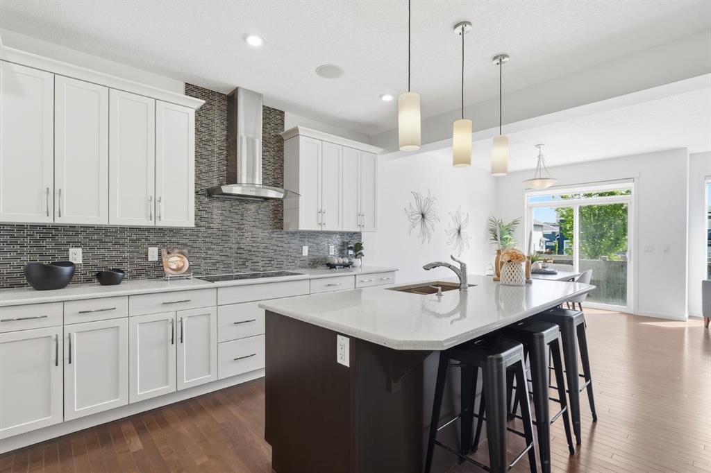 Picture for 108 Evansborough Crescent NW