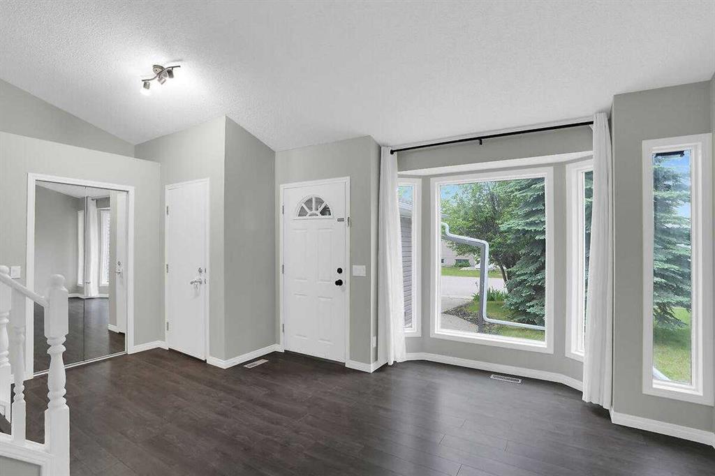 Picture for 45 Shawinigan Road SW