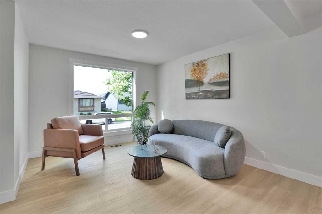 Picture for 74 Castledale Way NE