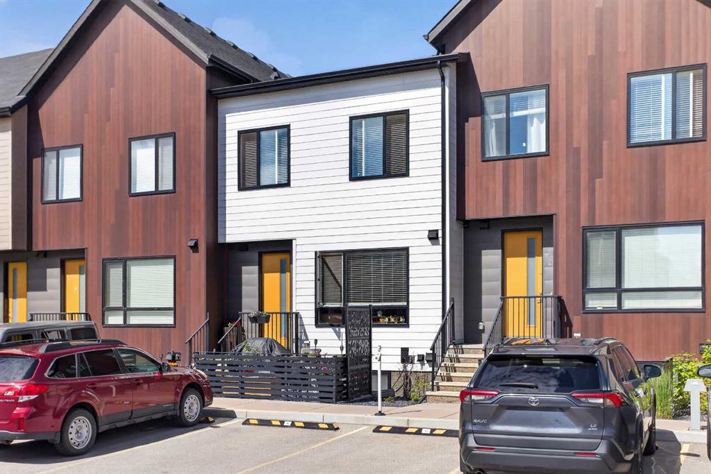Picture for 107 Redstone Crescent NE