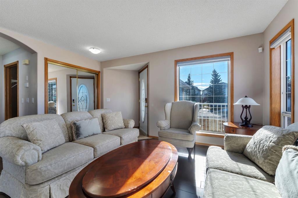 Picture for 717 Coral Springs Boulevard NE