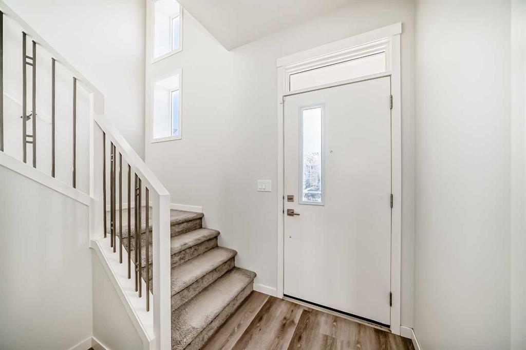 Picture for 272 Livingston View NW