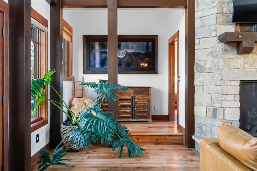 Picture for 178026 229 Street W https://www.cirrealty.ca/reb/creb/32/A2266432_10.jpg