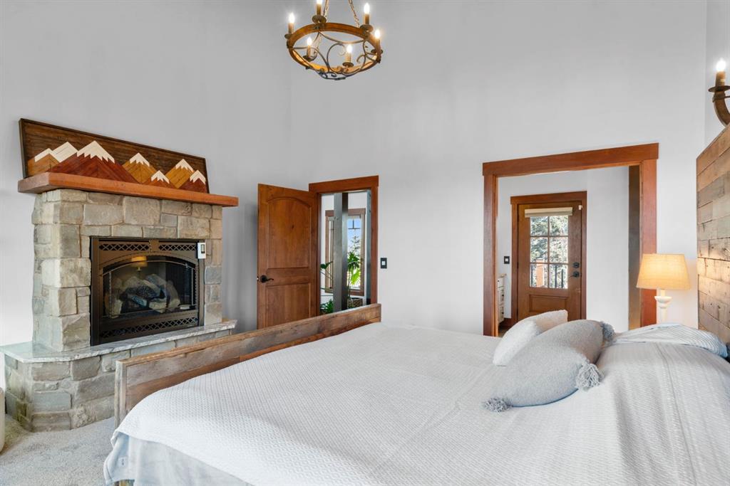 Picture for 178026 229 Street W https://www.cirrealty.ca/reb/creb/32/A2266432_12.jpg