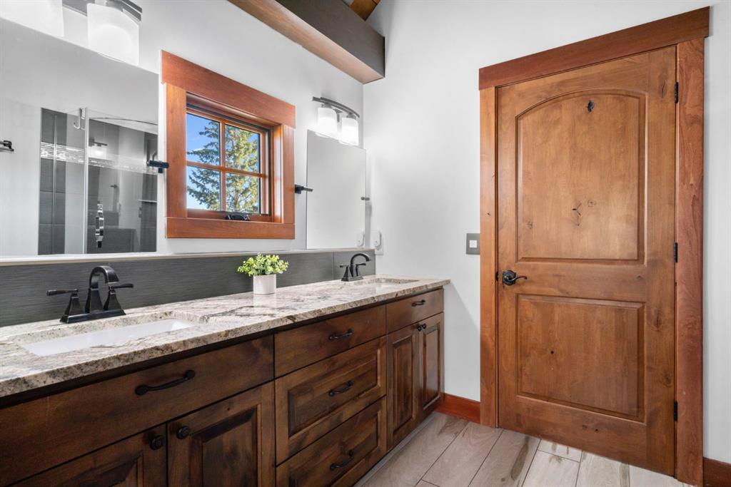 Picture for 178026 229 Street W https://www.cirrealty.ca/reb/creb/32/A2266432_25.jpg