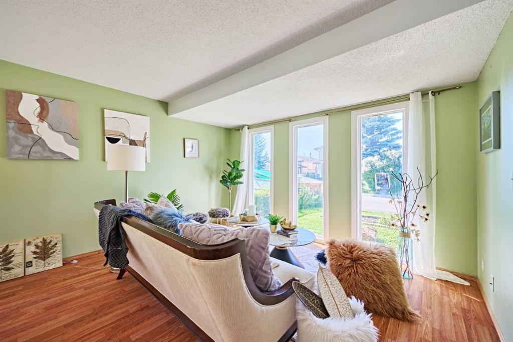 Picture for 16 Shawmeadows Crescent SW