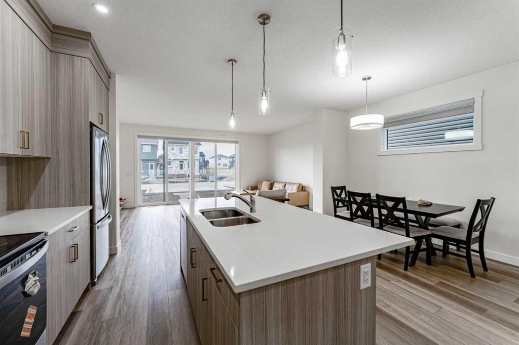 Picture for 3222 Chinook Winds Drive SW