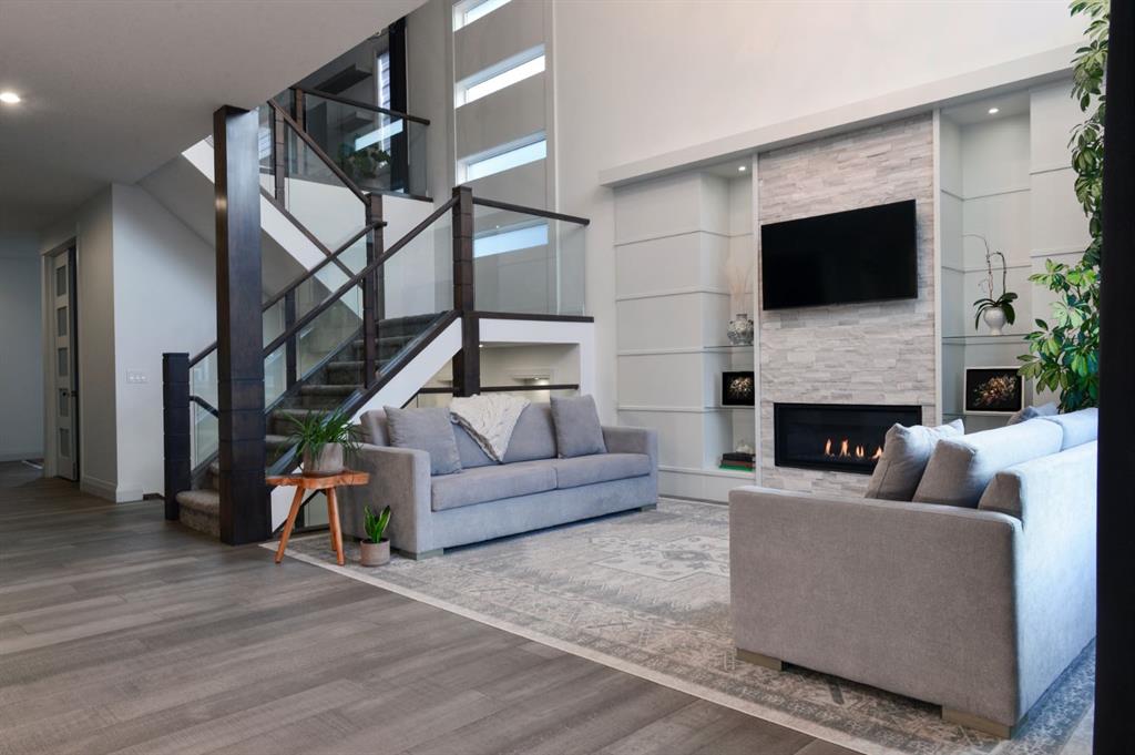 Picture for 214 Aspenmere Green 