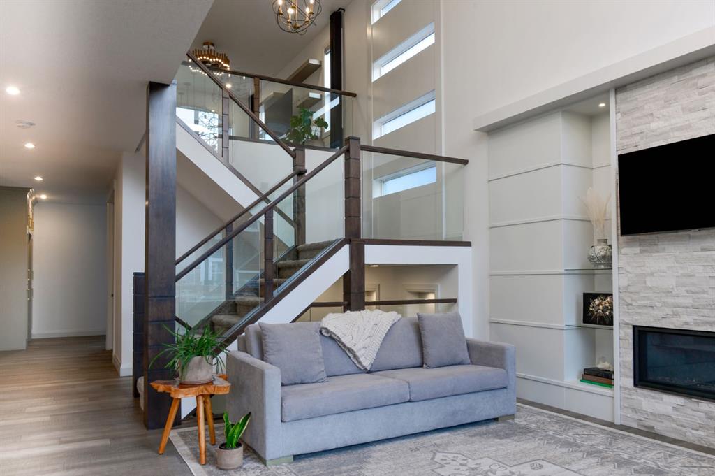 Picture for 214 Aspenmere Green 