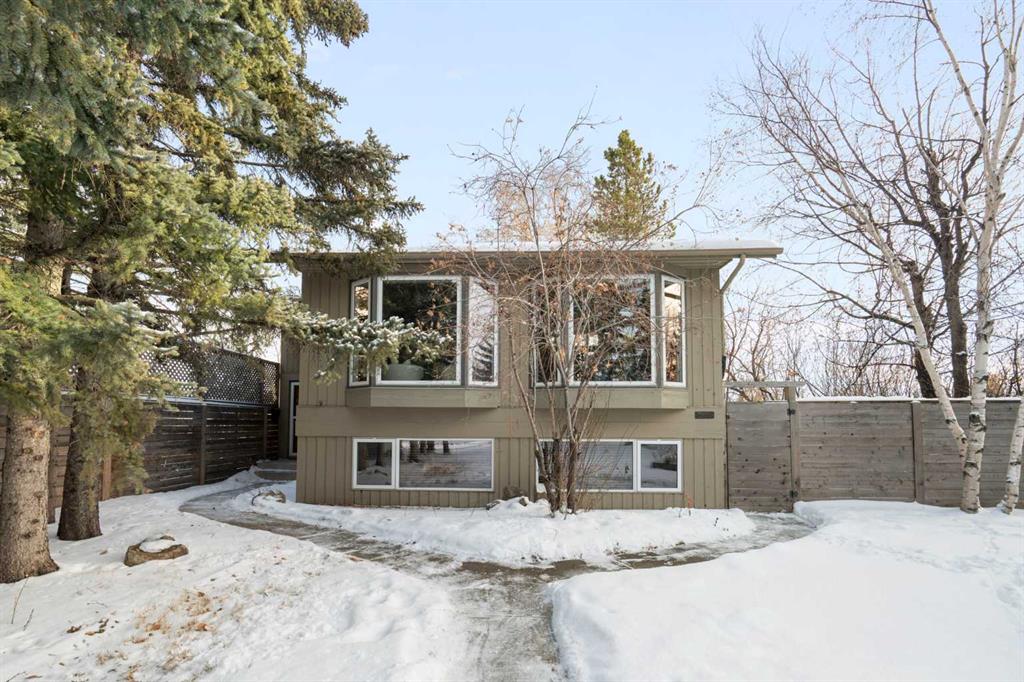 Picture for 211 Coach Side Road SW