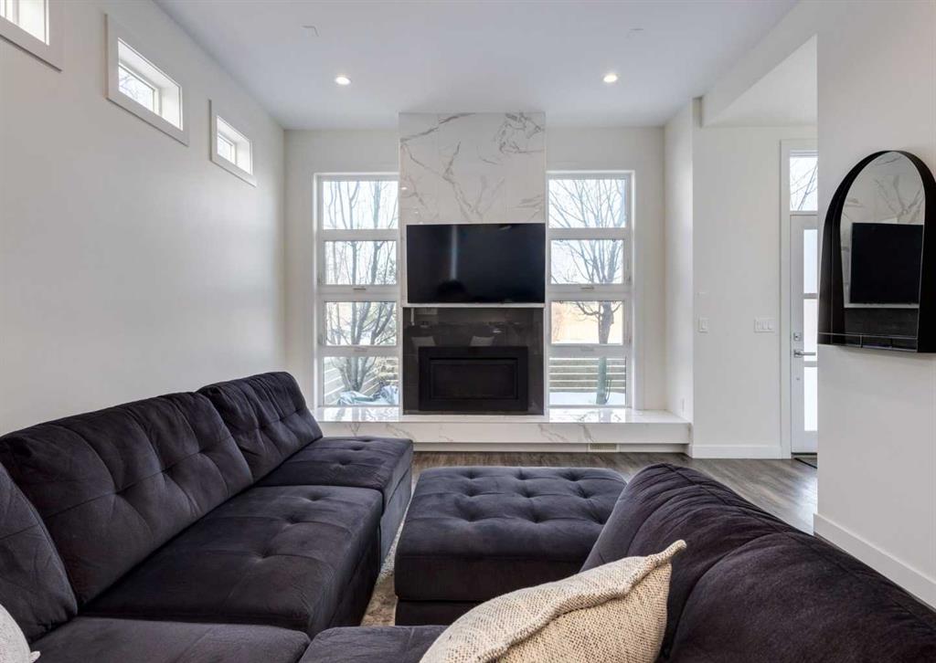 Picture for 1, 125 24 Avenue NE