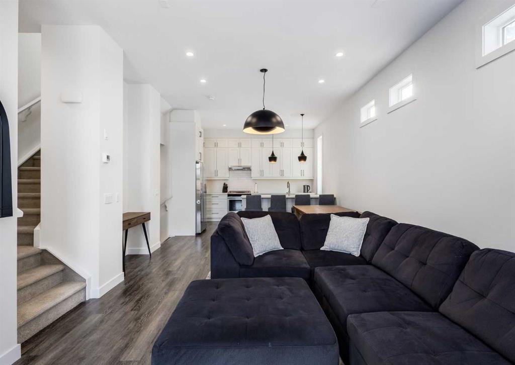 Picture for 1, 125 24 Avenue NE