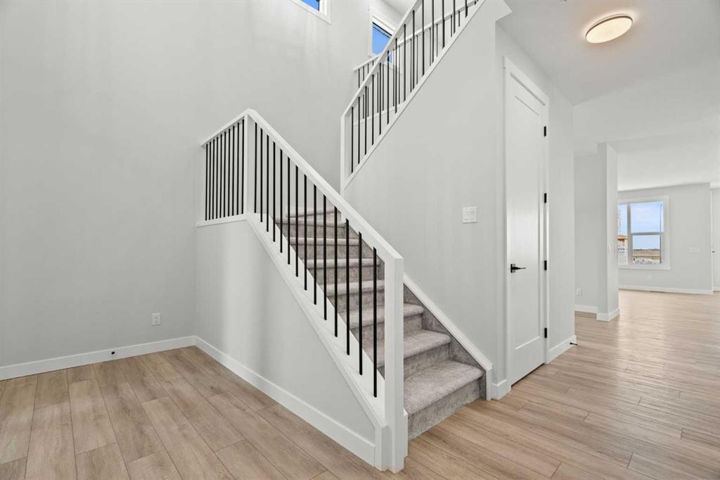 Picture for 298 Kinniburgh Loop 