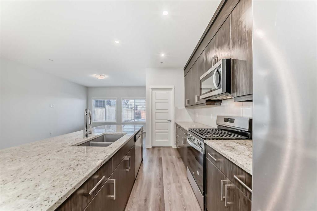 Picture for 272 Livingston View NW