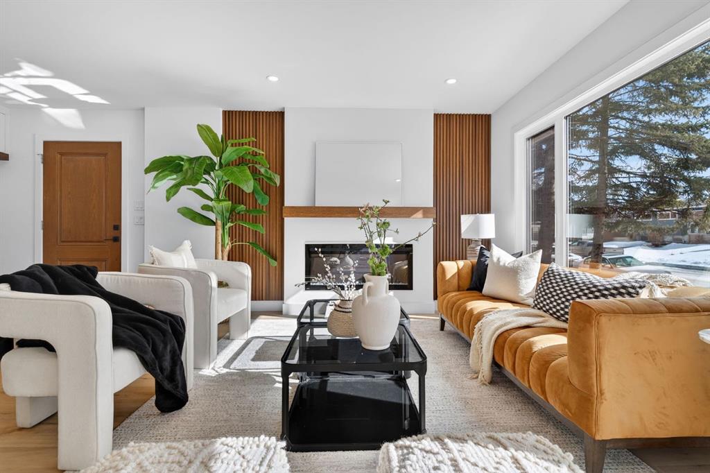 Picture for 10619 Mapleglen Crescent SE