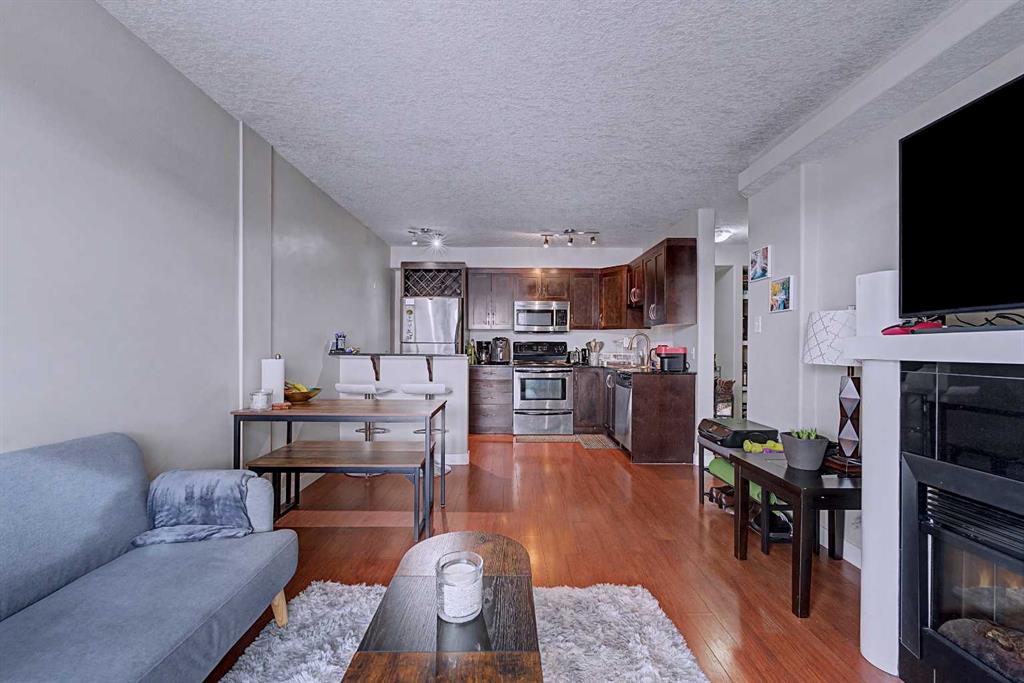 Picture for 8, 2906 17 Avenue SW