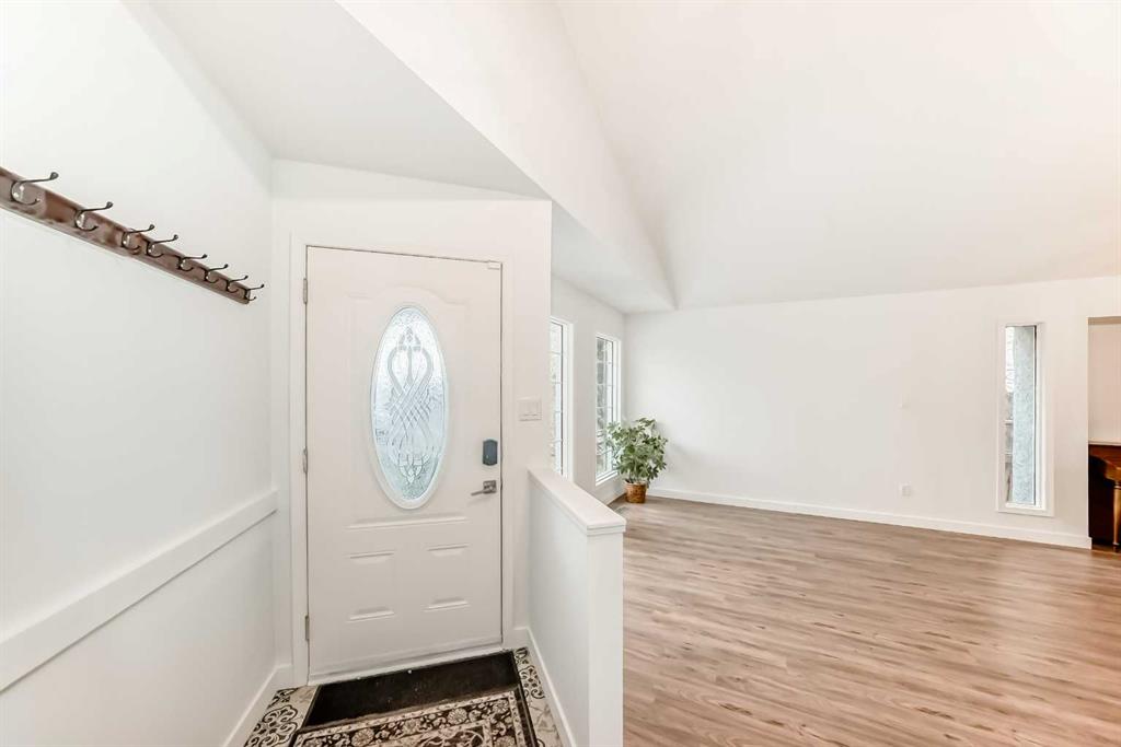 Picture for 52 Mt Crandell Crescent W