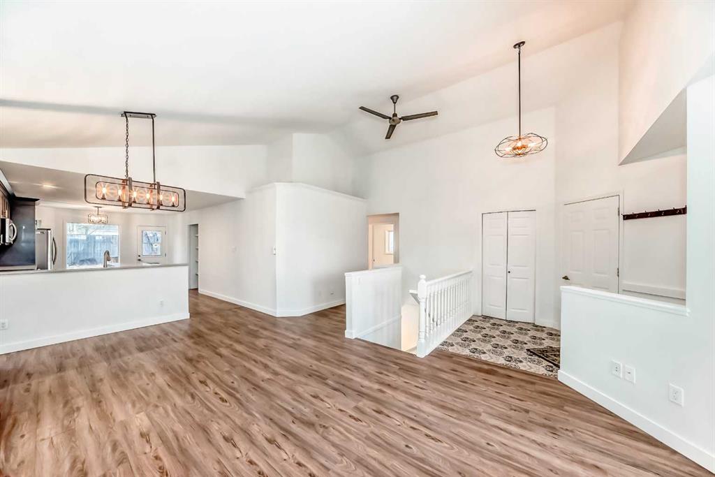 Picture for 52 Mt Crandell Crescent W