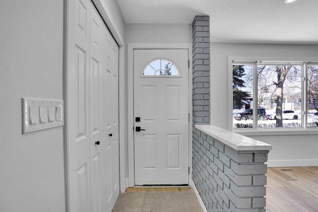 Picture for 363 Templeside Circle NE