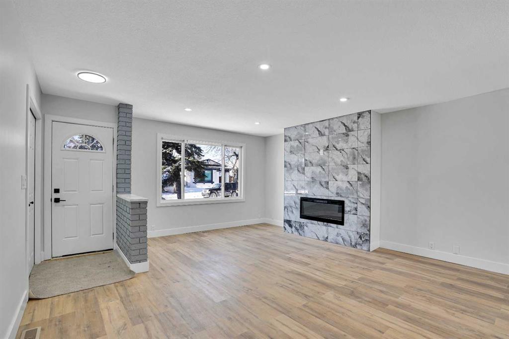 Picture for 363 Templeside Circle NE