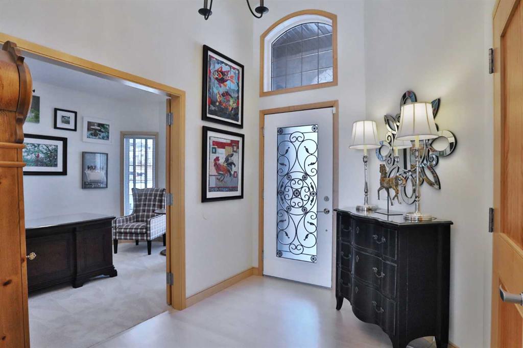 Picture for 92 Sherwood Rise NW