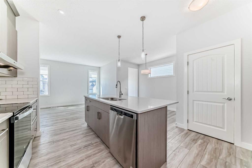 Picture for 121 Ambleside Heath NW