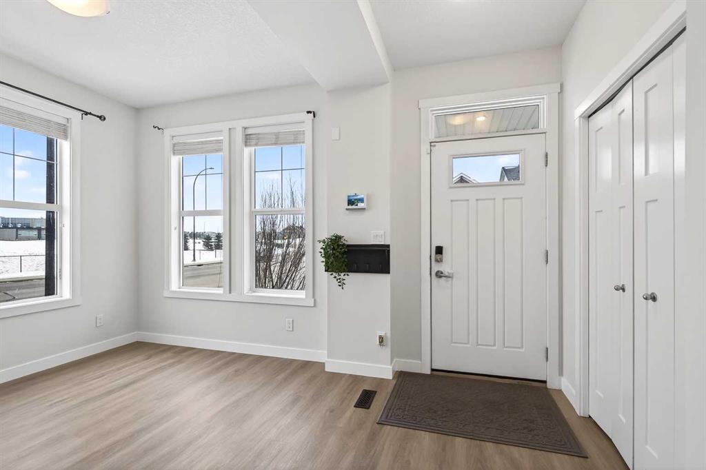 Picture for 401 South Point Glen SW