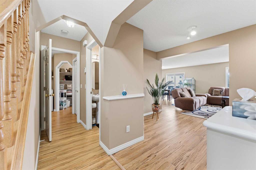 Picture for 21 Panamount Crescent NW