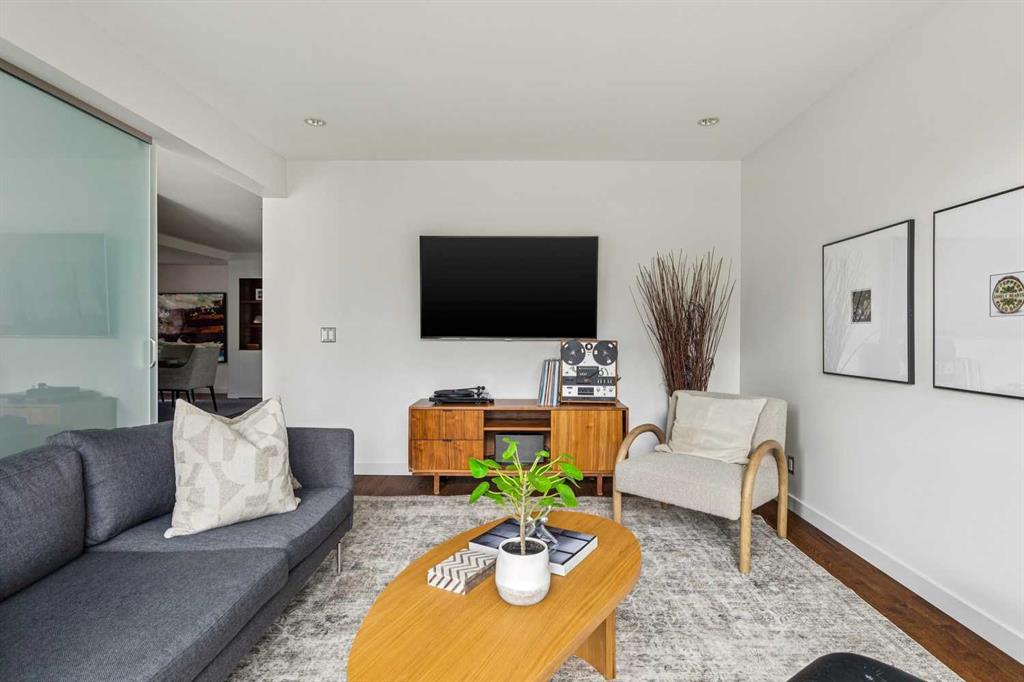 Picture for 3905 Edison Crescent SW